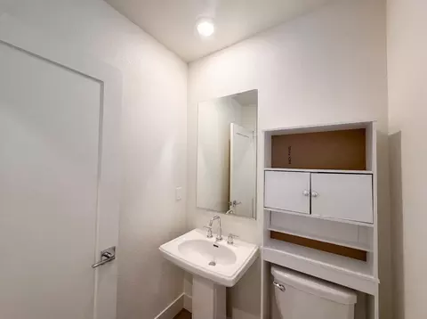 Bath - 1789 Jade Pl, Tracy, CA 95377 photo 7 of 7