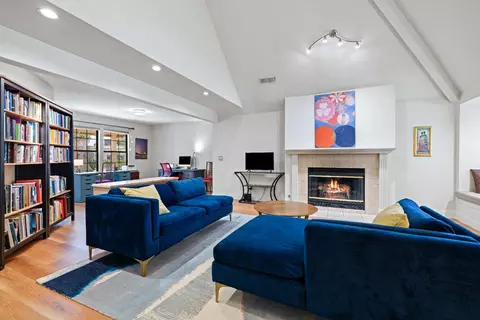 7711 Dutra Bend Dr, Sacramento, CA 95831