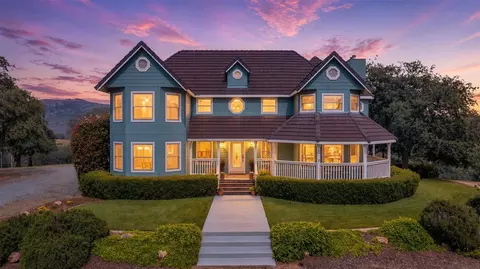 5699 Arbolada Dr, La Grange, CA 95329