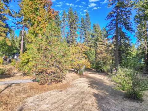 728 Old Washington Rd, Nevada City, CA 95959