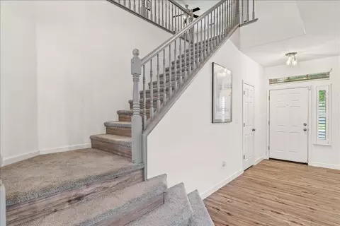 Entry Way - 1164 Silver Brook Pl, Manteca, CA 95337 photo 5 of 8
