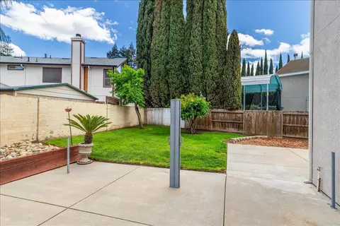 Exterior - 1164 Silver Brook Pl, Manteca, CA 95337 photo 13 of 18