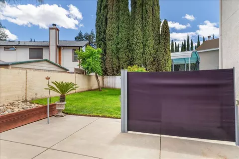 Exterior - 1164 Silver Brook Pl, Manteca, CA 95337 photo 14 of 18