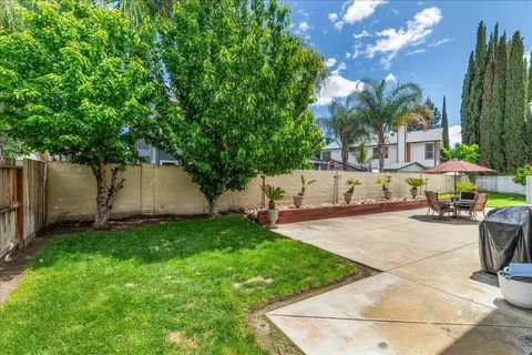 Exterior - 1164 Silver Brook Pl, Manteca, CA 95337 photo 10 of 18