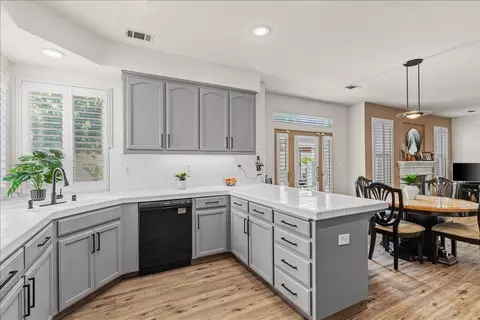 Kitchen - 1164 Silver Brook Pl, Manteca, CA 95337 photo 3 of 6