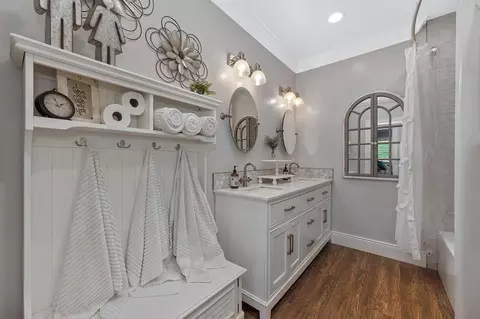 Bath - 11320 Colony Rd, Wilton, CA 95693 photo 5 of 7