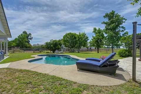 Exterior - 11320 Colony Rd, Wilton, CA 95693 photo 15 of 33