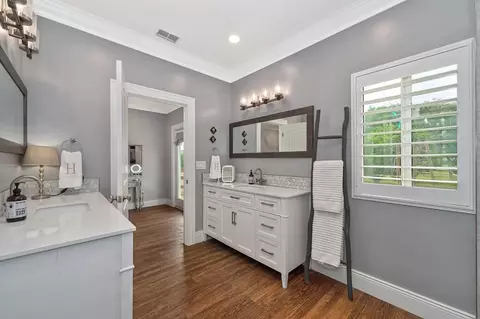 Bath - 11320 Colony Rd, Wilton, CA 95693 photo 4 of 7