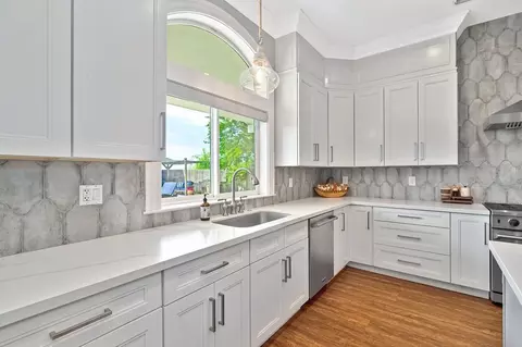 Kitchen - 11320 Colony Rd, Wilton, CA 95693 photo 5 of 9