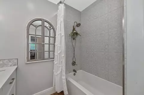 Bath - 11320 Colony Rd, Wilton, CA 95693 photo 6 of 7