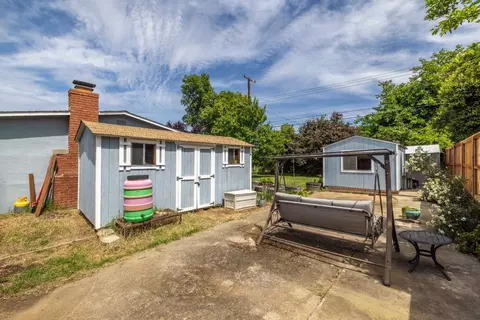 Exterior - 3832 Henderson Way, Carmichael, CA 95608 photo 5 of 8