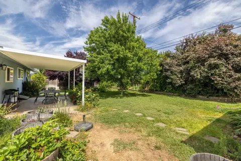 Exterior - 3832 Henderson Way, Carmichael, CA 95608 photo 7 of 8