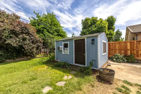 Exterior - 3832 Henderson Way, Carmichael, CA 95608 photo 2 of 8