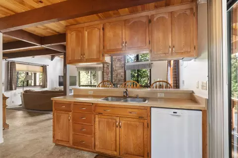 Kitchen - 3650 Shoshone, Arnold, CA 95223 photo 3 of 4