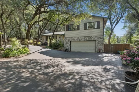 6320 Zamora Dr, Placerville, CA 95667