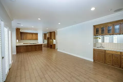 Living - 2708 Lake Front Ct, Modesto, CA 95355 photo 6 of 9