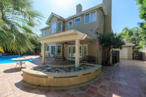 Exterior - 2708 Lake Front Ct, Modesto, CA 95355 photo 6 of 10