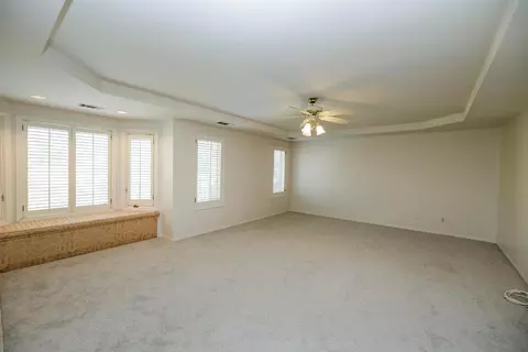 Living - 2708 Lake Front Ct, Modesto, CA 95355 photo 8 of 9