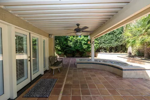 Exterior - 2708 Lake Front Ct, Modesto, CA 95355 photo 5 of 10