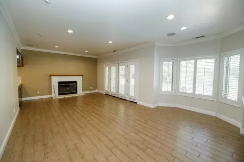 Living - 2708 Lake Front Ct, Modesto, CA 95355 photo 4 of 9