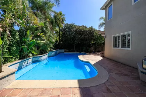 Exterior - 2708 Lake Front Ct, Modesto, CA 95355 photo 7 of 10
