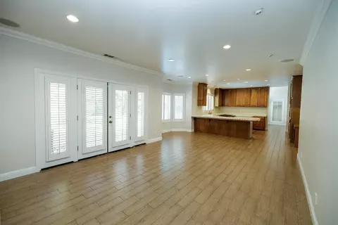 Living - 2708 Lake Front Ct, Modesto, CA 95355 photo 7 of 9