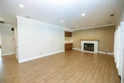 Living - 2708 Lake Front Ct, Modesto, CA 95355 photo 5 of 9