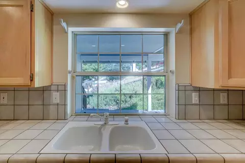 Kitchen - 16479 Brewer Rd, Grass Valley, CA 95949 photo 3 of 3