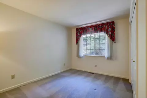 Bedroom - 16479 Brewer Rd, Grass Valley, CA 95949 photo 3 of 6