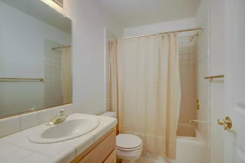 Bath - 16479 Brewer Rd, Grass Valley, CA 95949 photo 1 of 3