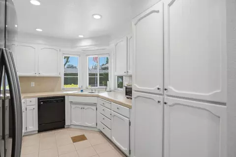 Kitchen - 1905 Ursini Ln, Modesto, CA 95355 photo 4 of 4
