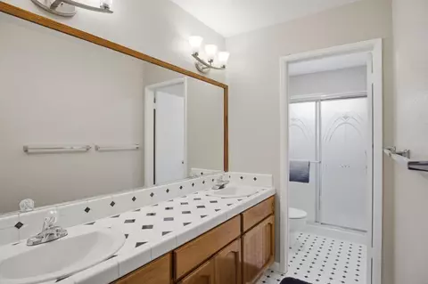 Bath - 1905 Ursini Ln, Modesto, CA 95355 photo 2 of 2
