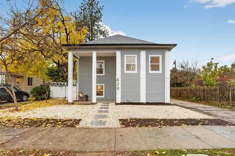 628 42nd St, Sacramento, CA 95819