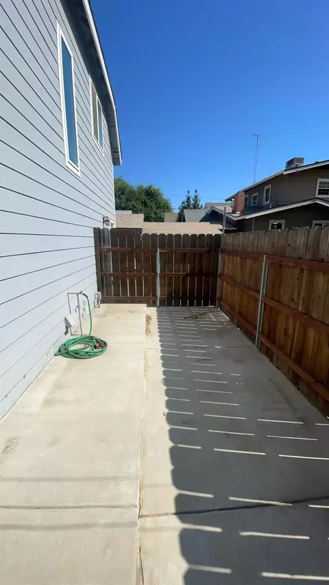 Exterior - 211 Virginia Ave, Modesto, CA 95354 photo 9 of 9