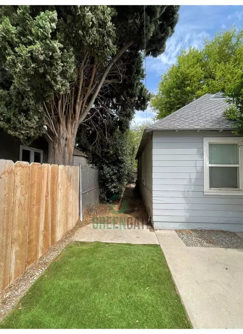 Exterior - 211 Virginia Ave, Modesto, CA 95354 photo 5 of 9
