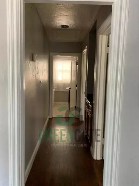 Entry Way - 211 Virginia Ave, Modesto, CA 95354 photo 2 of 5