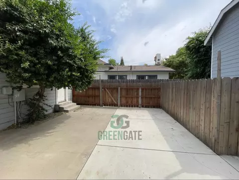 Exterior - 211 Virginia Ave, Modesto, CA 95354 photo 4 of 9