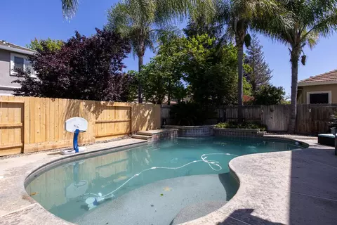 Exterior - 1777 Daniel Dr, Ripon, CA 95366 photo 3 of 7