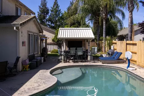 Exterior - 1777 Daniel Dr, Ripon, CA 95366 photo 2 of 7