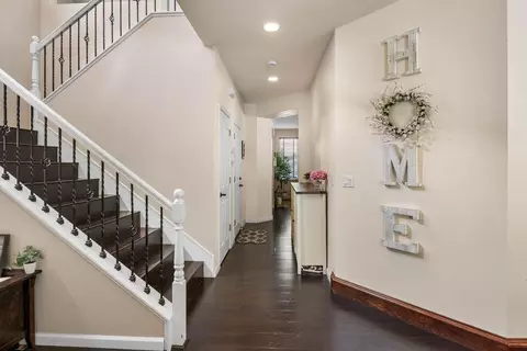 Entry Way - 1777 Daniel Dr, Ripon, CA 95366 photo 2 of 7