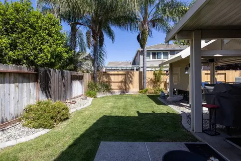 Exterior - 1777 Daniel Dr, Ripon, CA 95366 photo 5 of 7