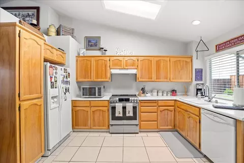 Kitchen - 840 N Central, Modesto, CA 95351 photo 3 of 4