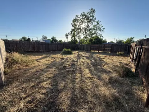 Exterior - 2135 Pine St, Ceres, CA 95307 photo 5 of 5