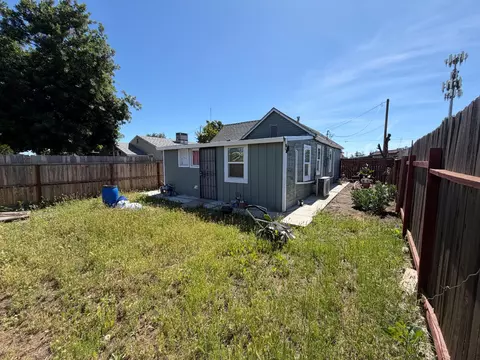Exterior - 2135 Pine St, Ceres, CA 95307 photo 4 of 6