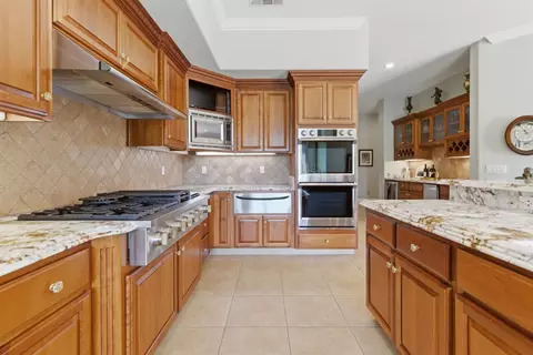 Kitchen - 1418 Riverview Cir #E, Ripon, CA 95366 photo 5 of 7