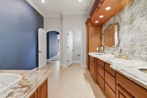 Bath - 1418 Riverview Cir #E, Ripon, CA 95366 photo 5 of 7