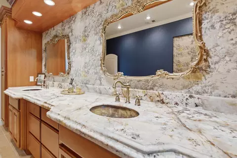 Bath - 1418 Riverview Cir #E, Ripon, CA 95366 photo 6 of 7