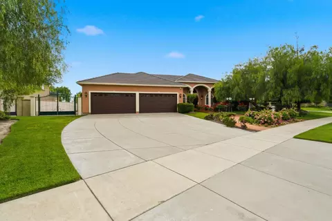 Exterior - 1418 Riverview Cir #E, Ripon, CA 95366 photo 2 of 16