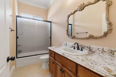 Bath - 1418 Riverview Cir #E, Ripon, CA 95366 photo 1 of 7