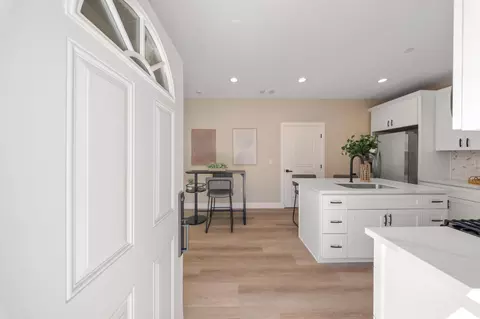 Entry Way - 821 Nevada St, Manteca, CA 95337 photo 4 of 7
